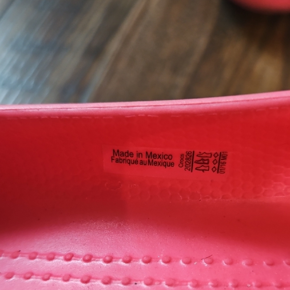 CROCS Women's‎ Bright Coral Slingback Flats - Picture 11 of 12